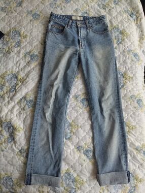Women's 90s Style Jeans